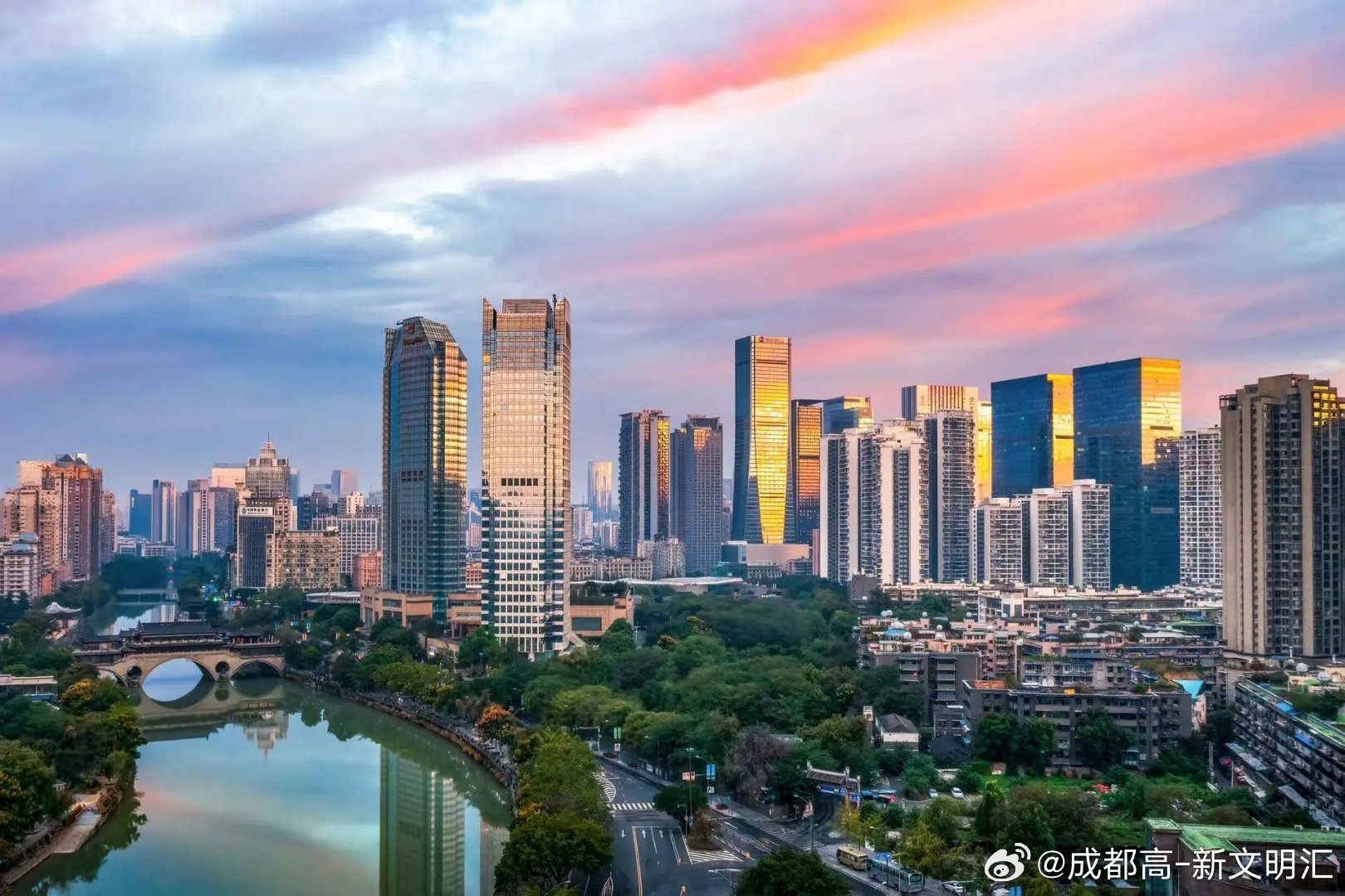 成都小区命名新规，禁用万国宇宙等词，城市治理的温度与尺度